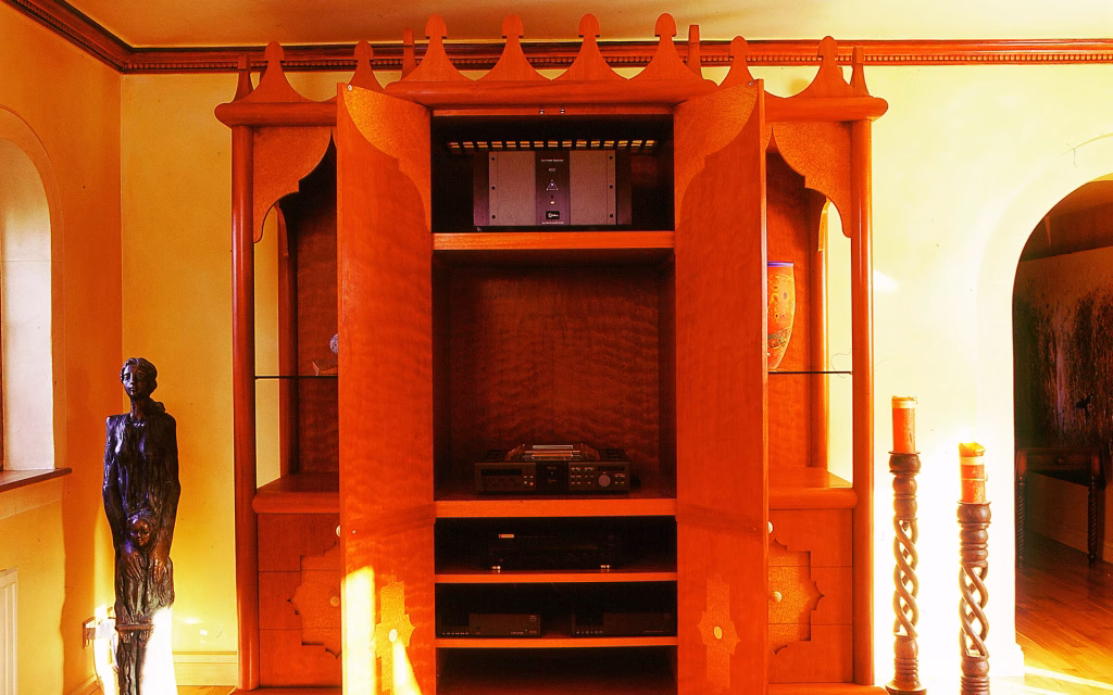 Hi-fi Cupboard in a Moroccan Style - TIM WOOD Hi-fi Cupboard in a Moroccan Style